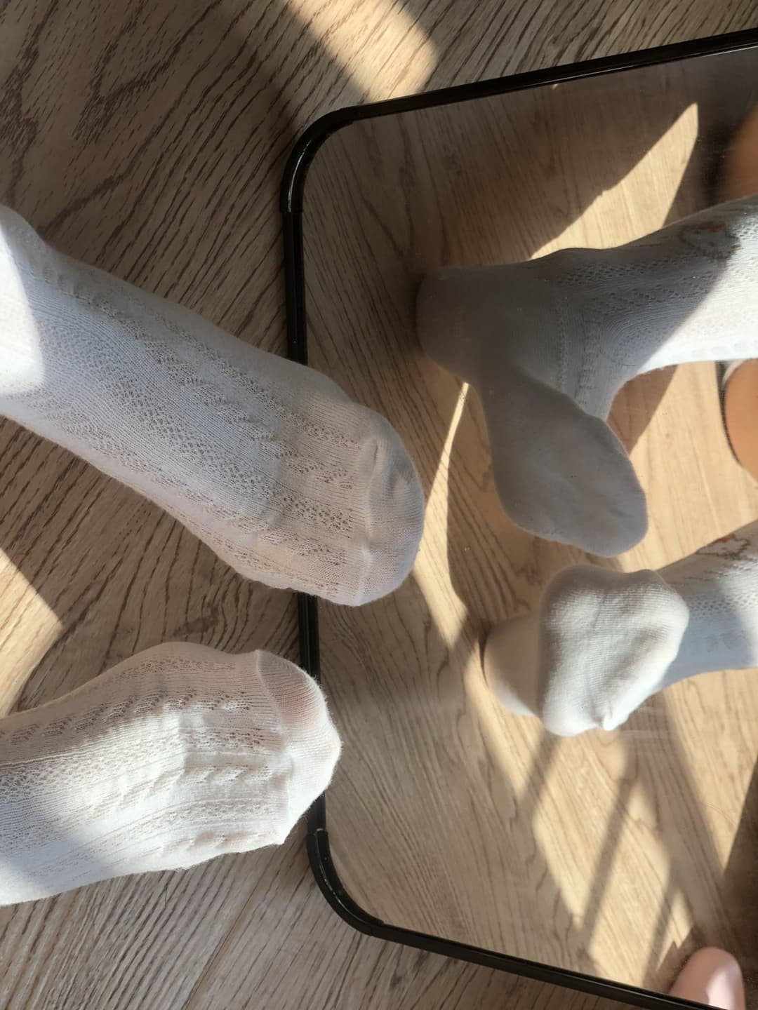 Asian feet / shoes & socks