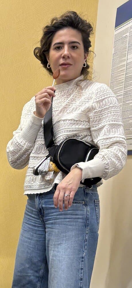 Milf sucking lollipop like a cock, dick practice ??.