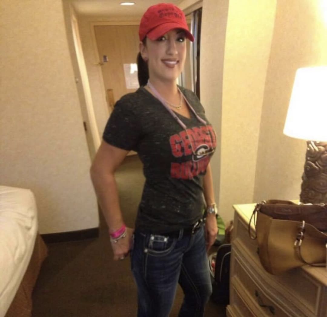 Love seeing sexy Latinas show off their great tits in public back in their party days