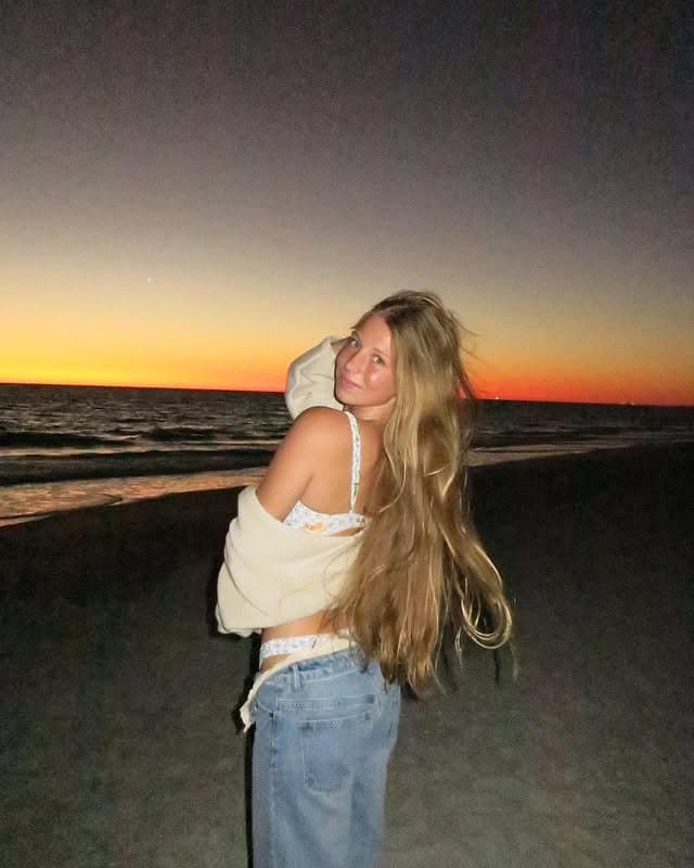 Sexy petite blonde teen Dylan