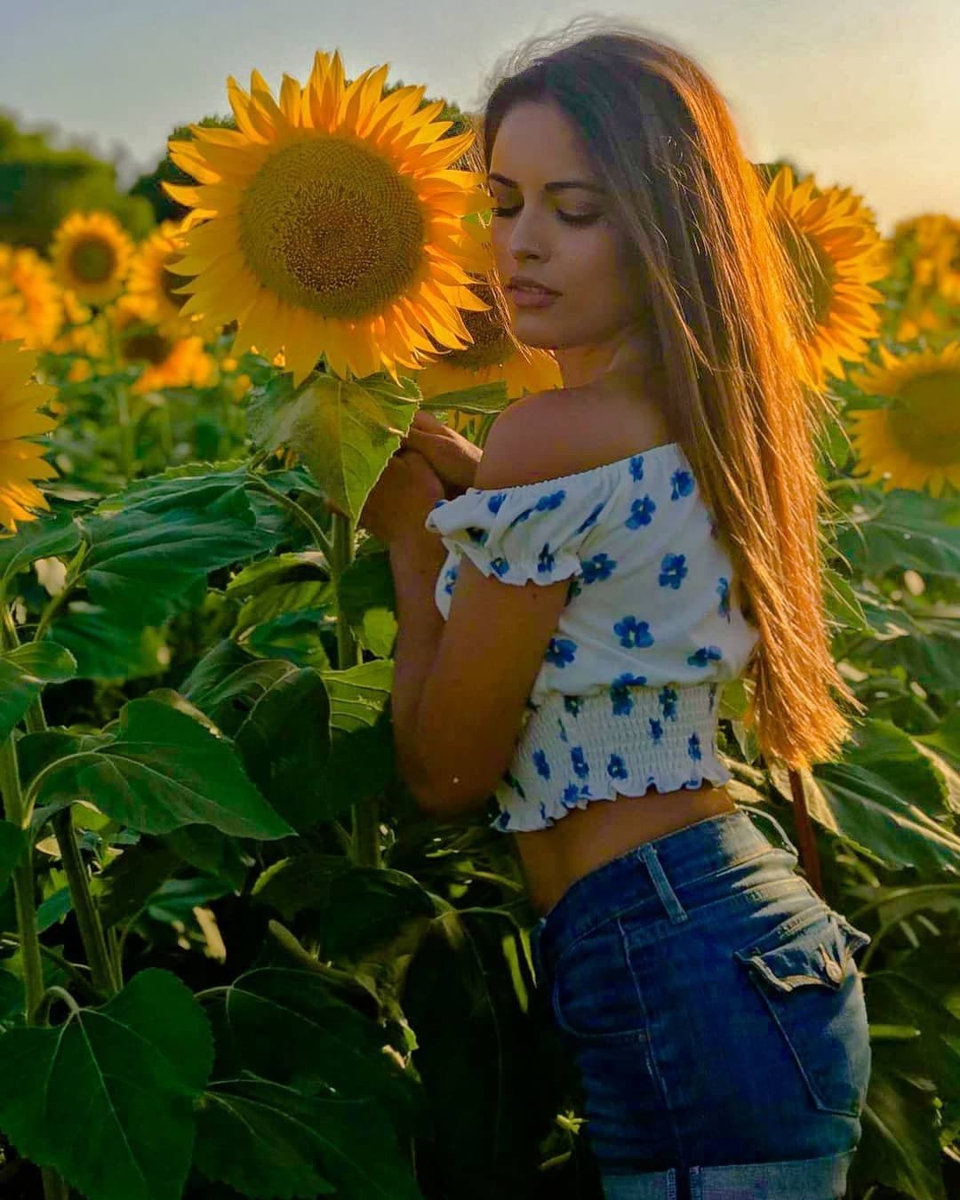 Valentina. Save 4 u & reach 10 repost.