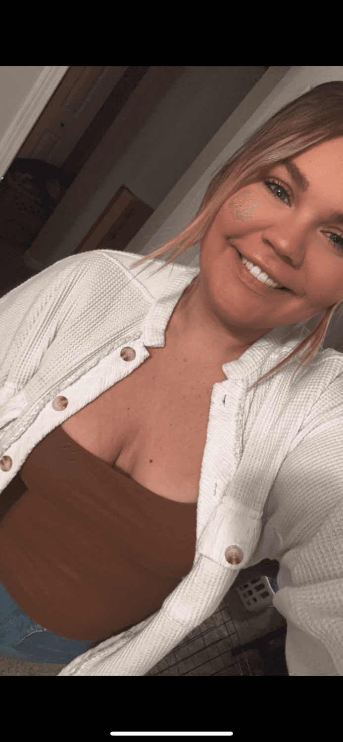 Dumb slut wife Abby banks Kik banks.jj59 for more