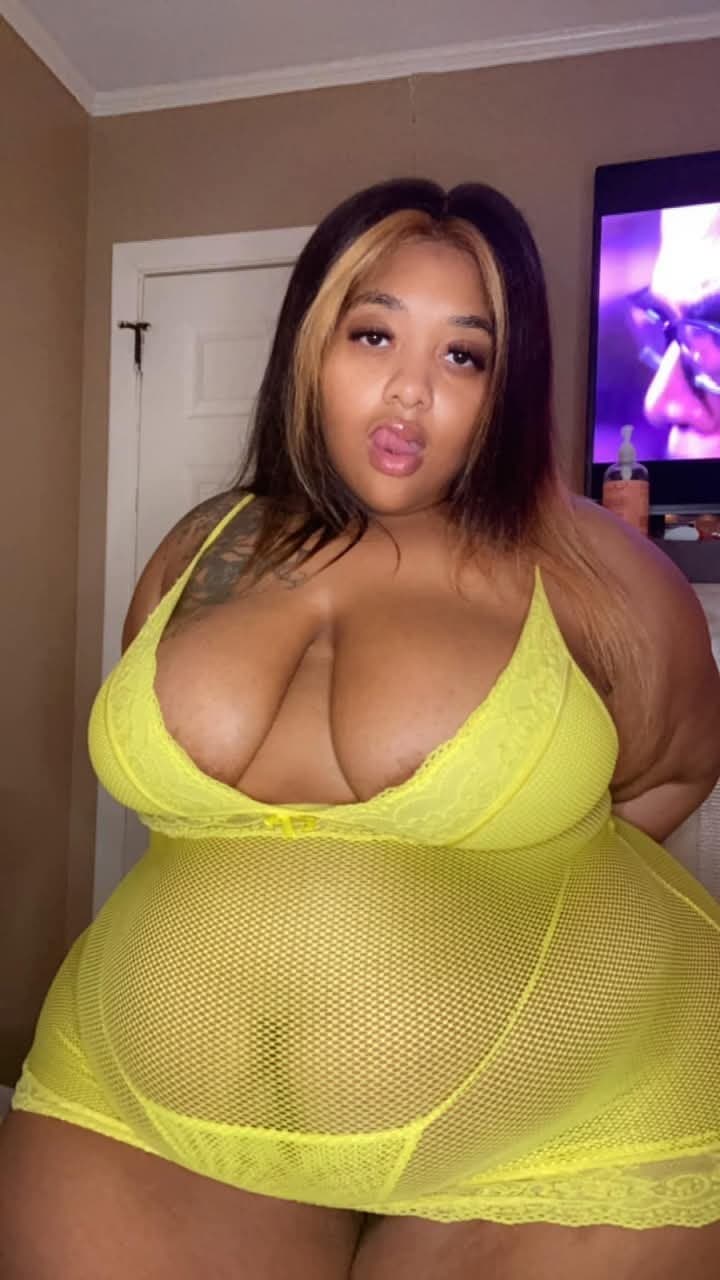 HUGE SSBBW SEXY ASS BOOTY