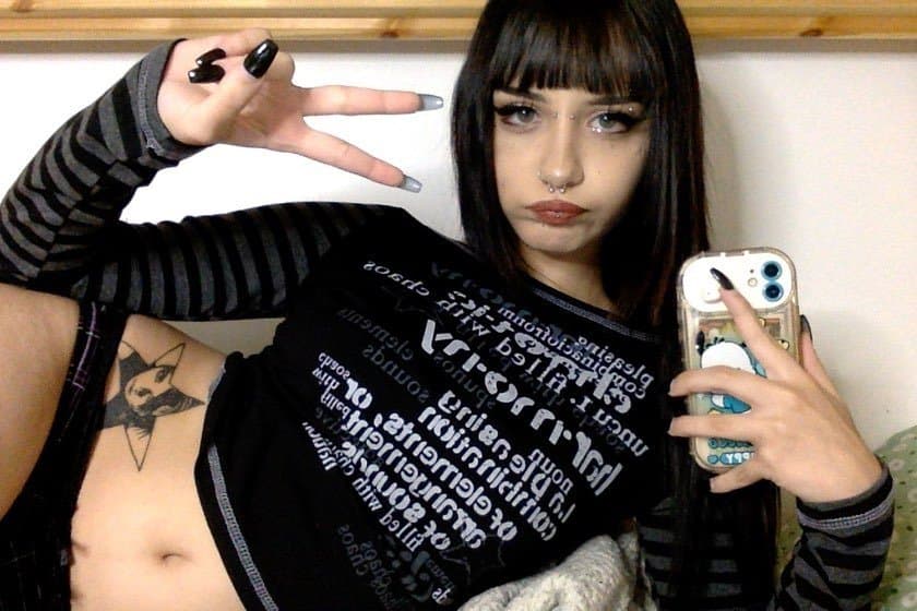 Venezuelan gothic slut