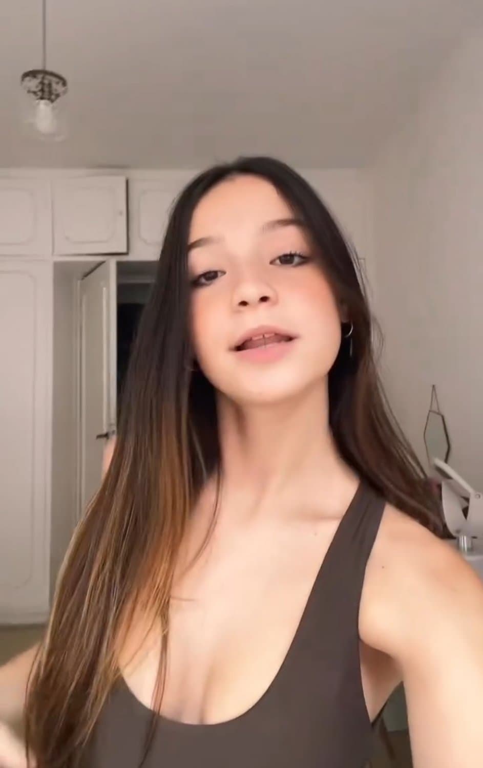 Click to view full size Teen goddess Júlia - sub