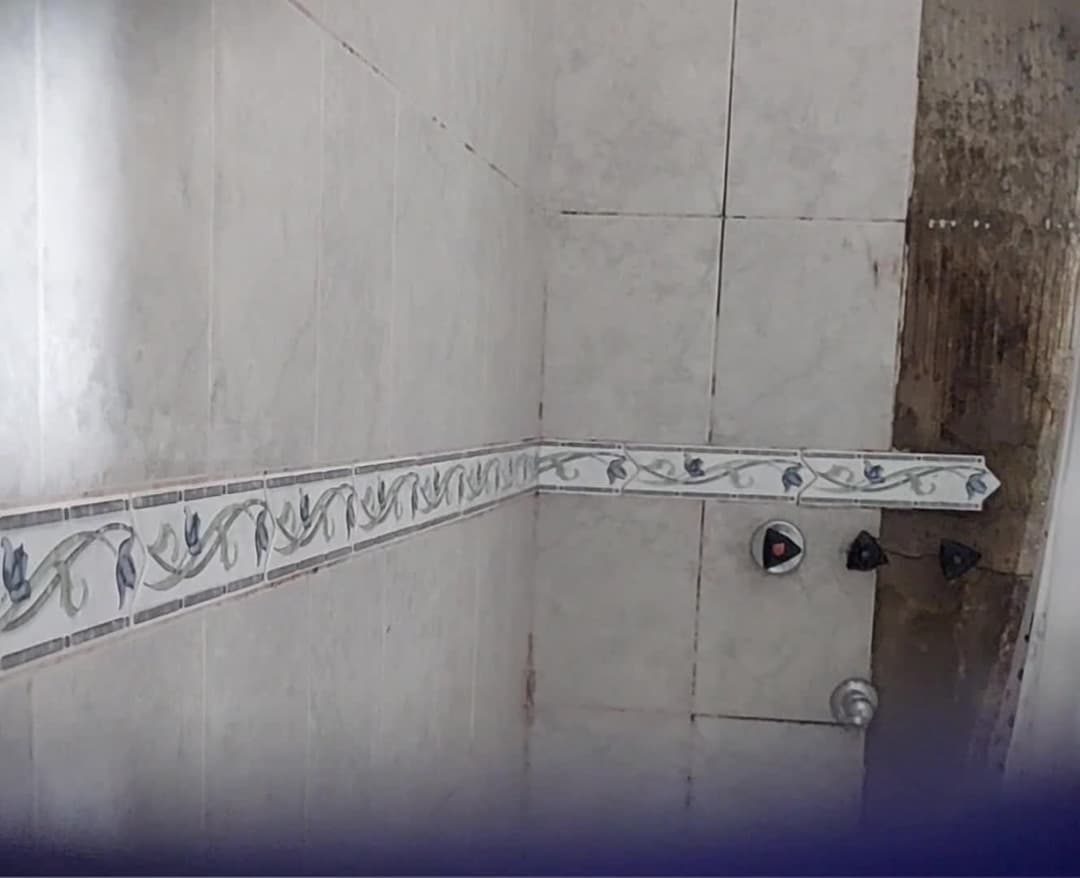 Voyeur Celeste en la ducha, hermosa con ricas tetas