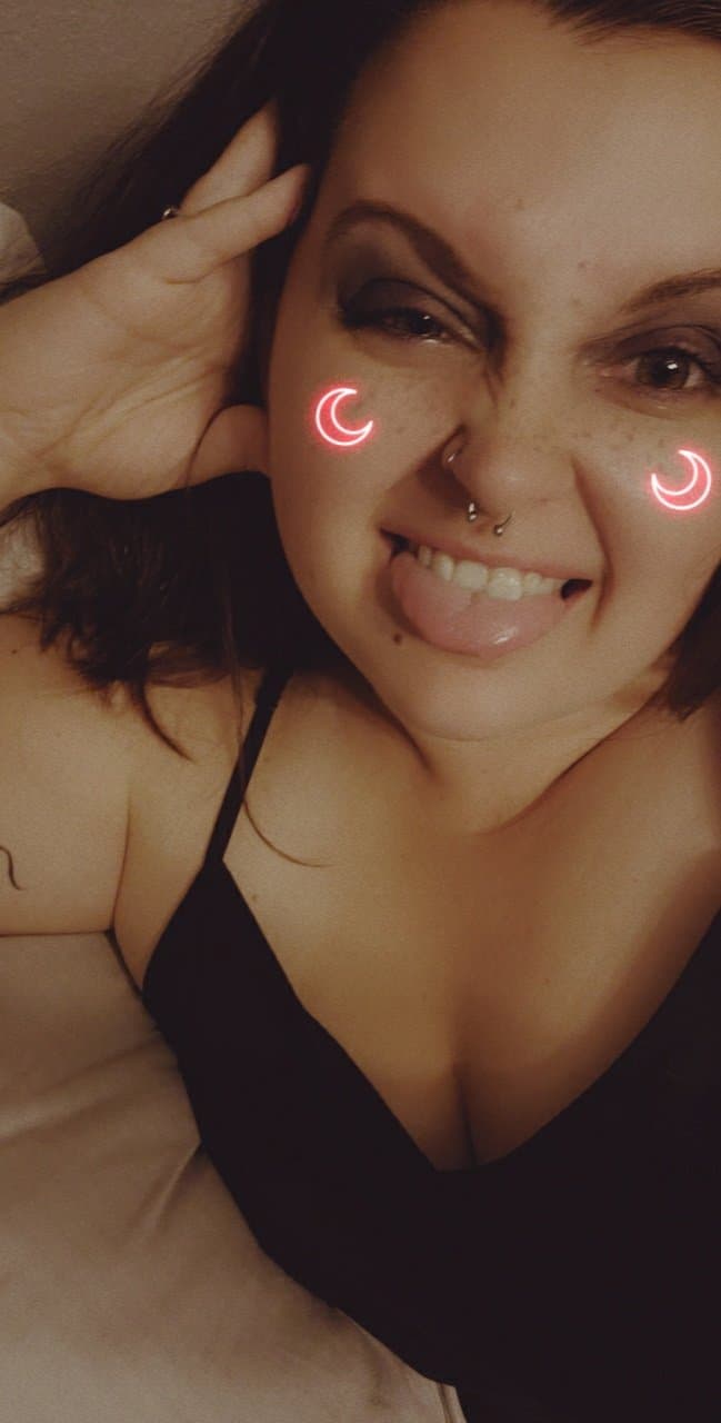 Save and post before I delete! Krysta, 30, Maine