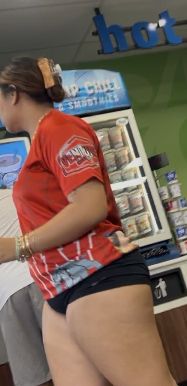 Thick Asian in short tights. Has fat pussy print and thick ass. Not OC