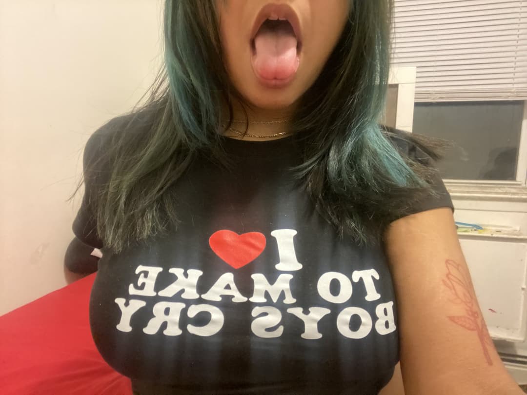 BUSTY INDIAN GIRLFRIEND LOVES WHITE COCK