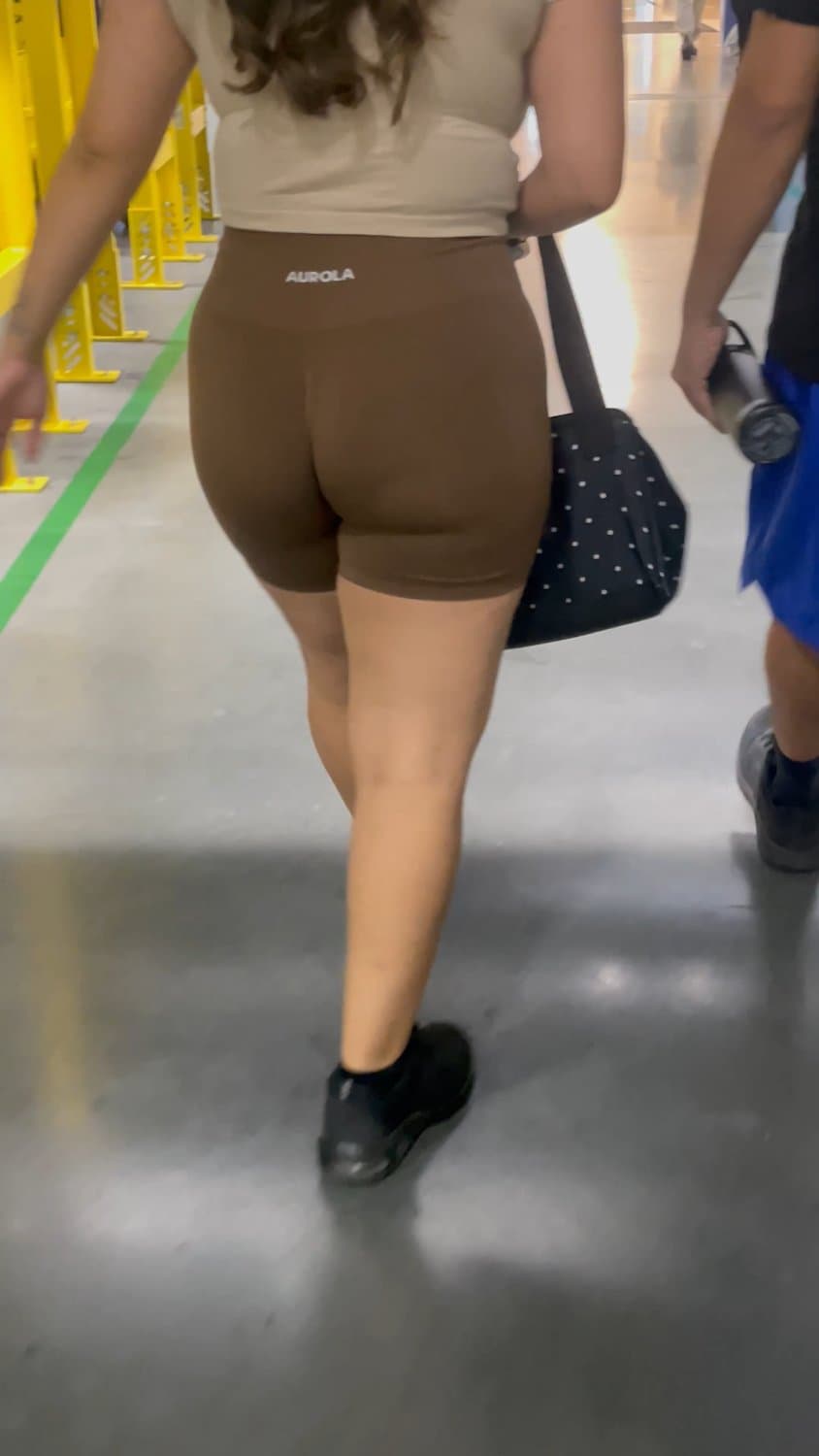 Latina walking. Ass looking good!
