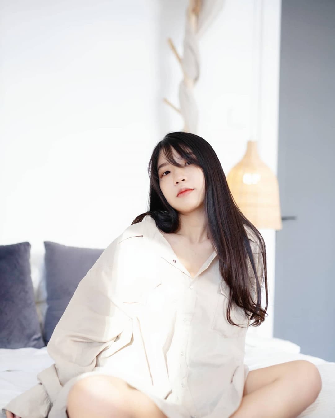 Sexy Big boobs Thai college babe shows her hot and busty body on Instagram