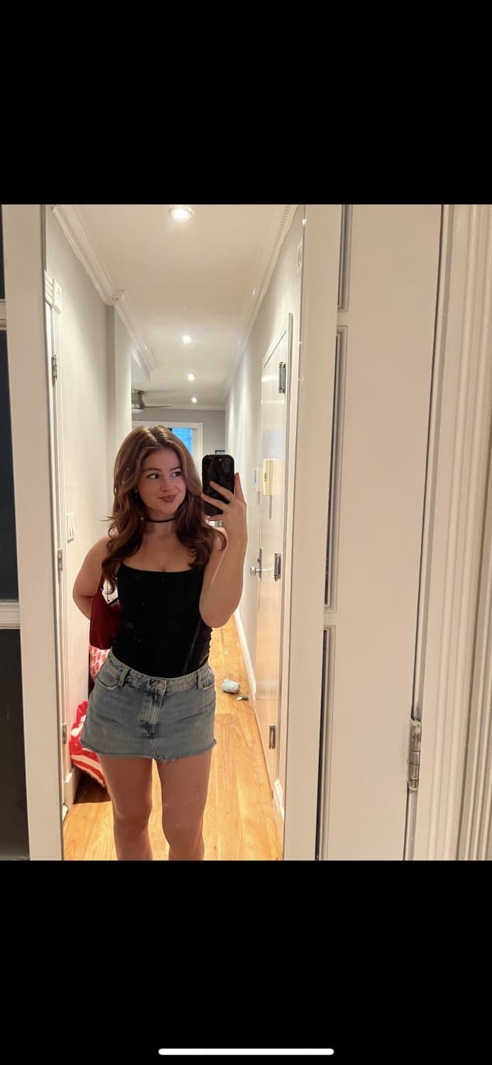 Hot teen shares her body