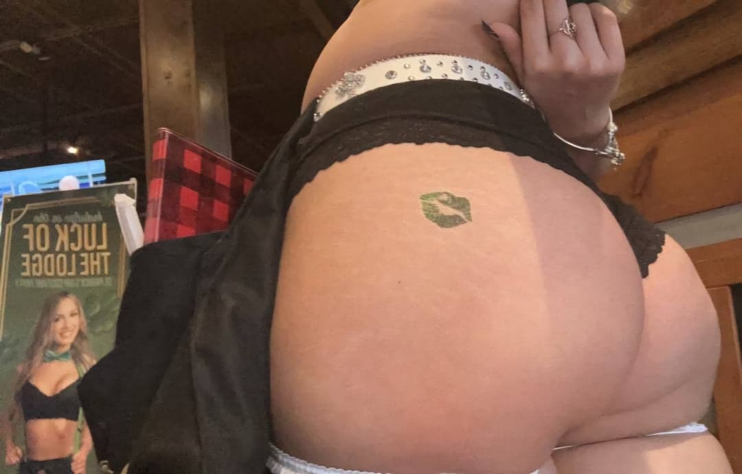 Janessa from Michigan Ass at Twin Peaks