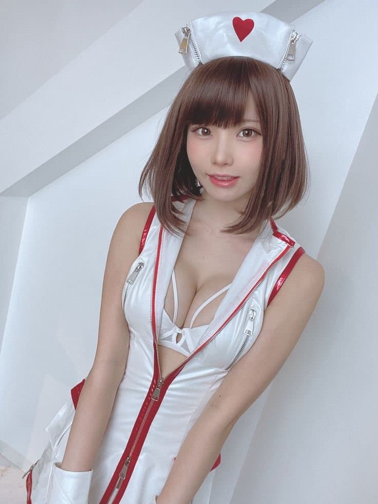 ENAKO RIN: these Japanese Cosplayer worth the waste of your offspring/ baby oil housed in your balls