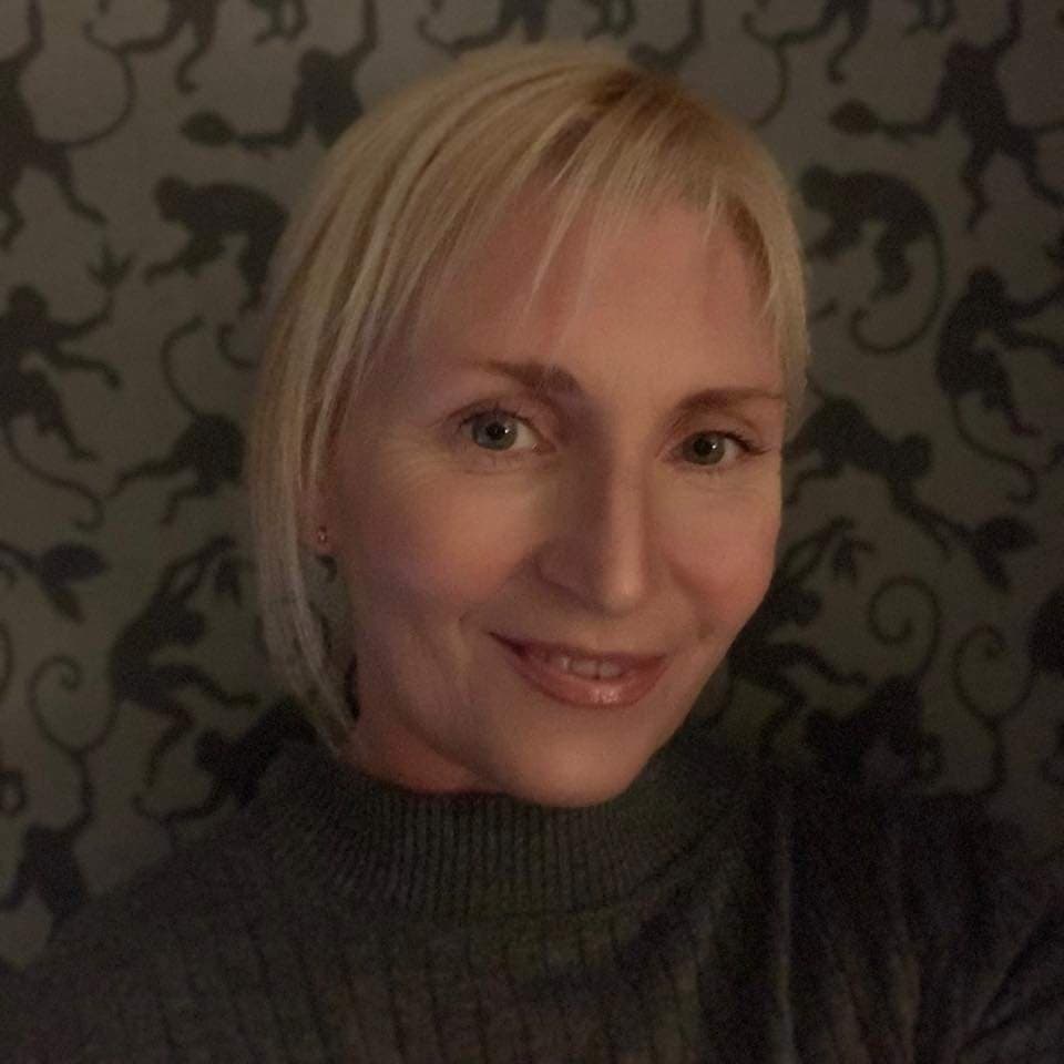 Gorgeous UK Milf Sarah