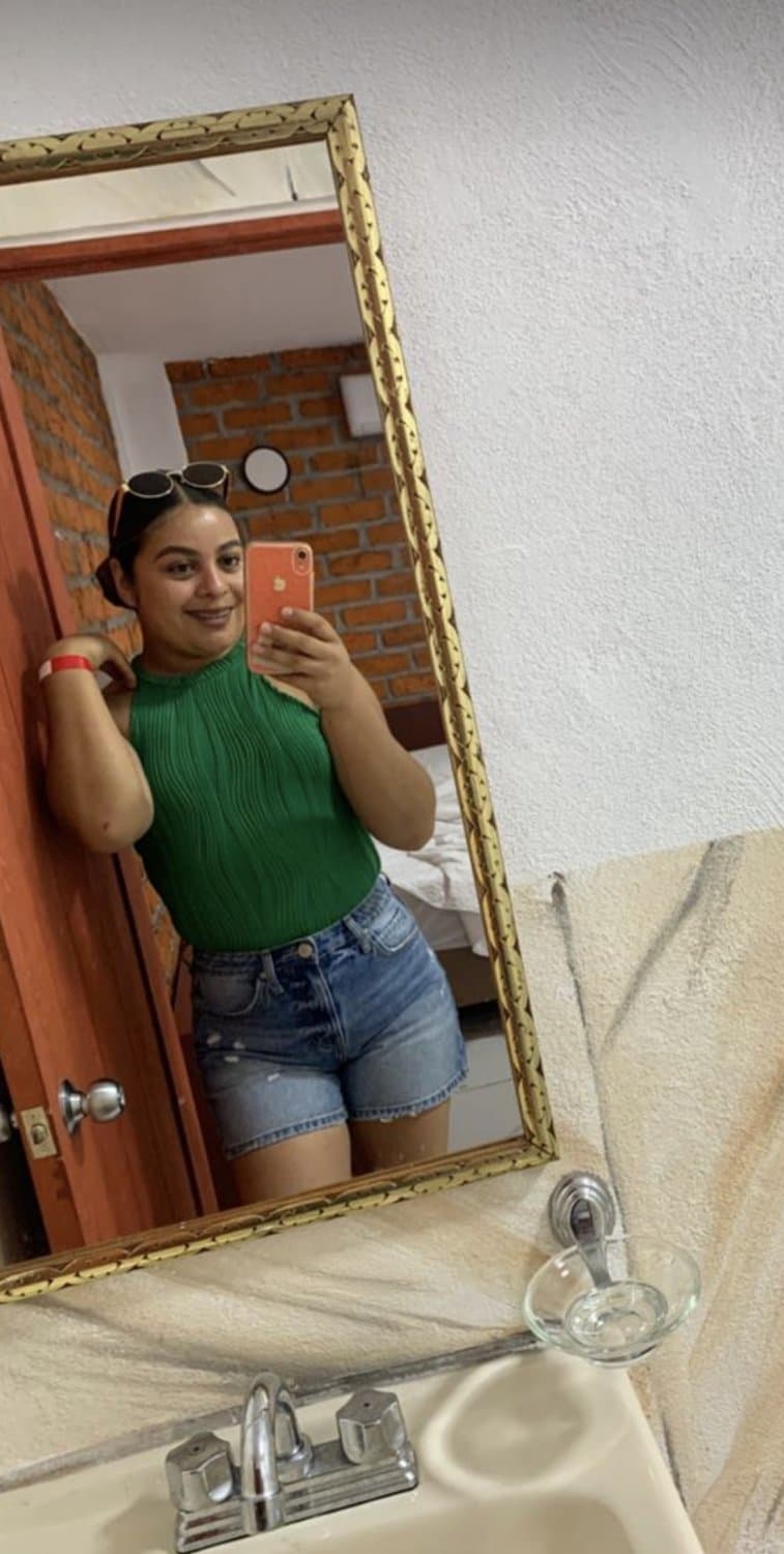 Puta mexicana masturbandose