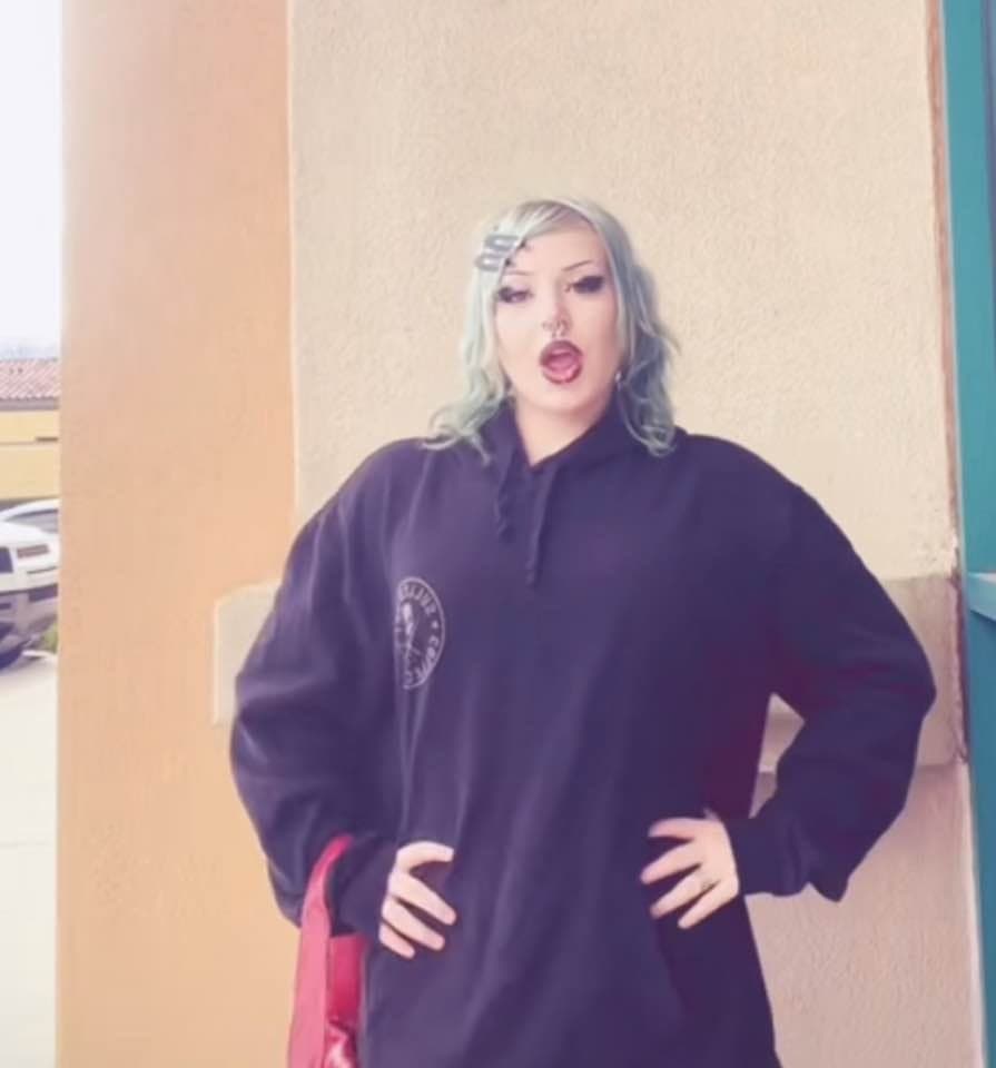 18 year old Alternative Teen Ashlyn