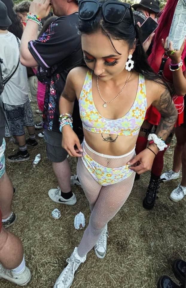 Horny kik slut loves the attention she gets from horny cocks. Kik in comments