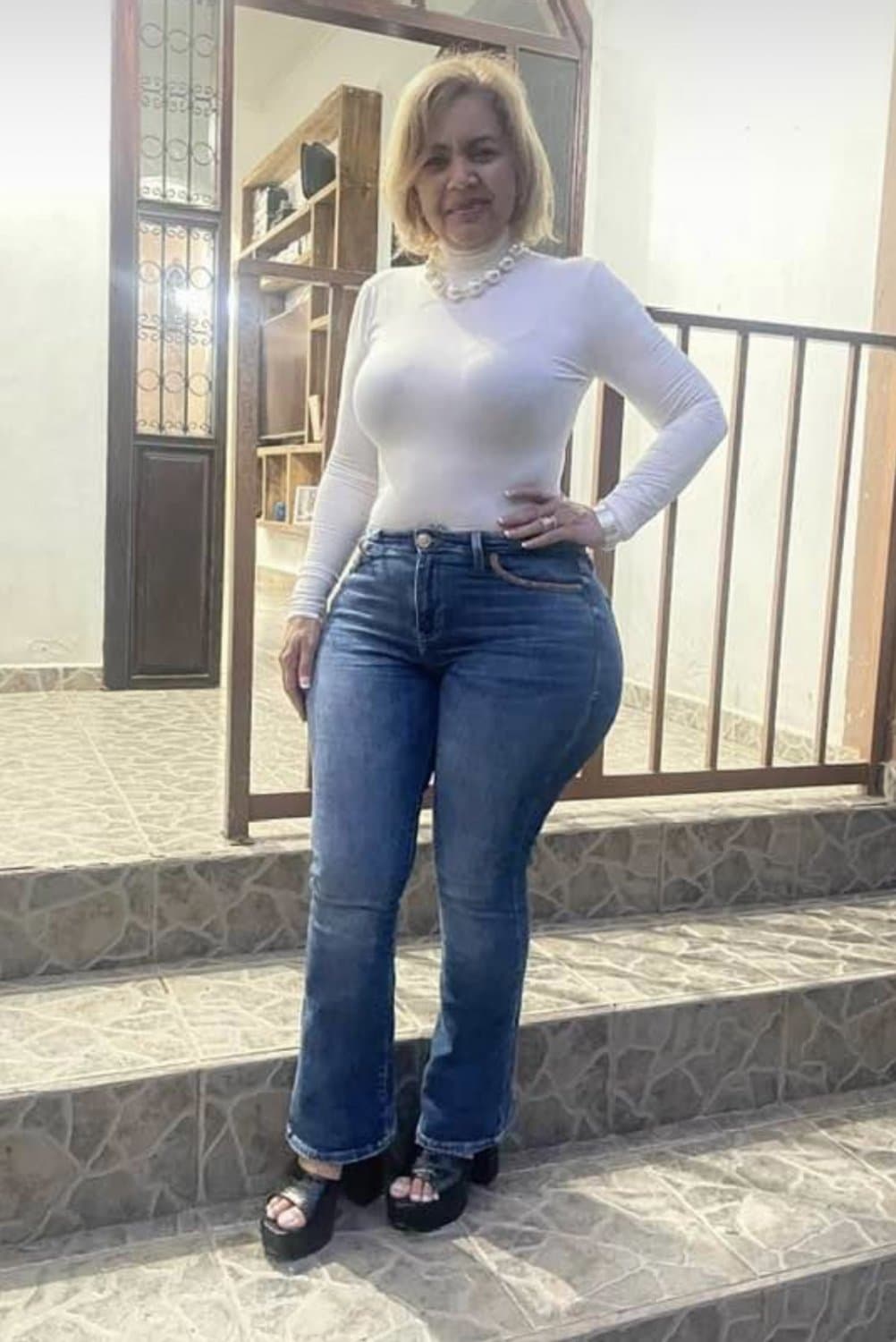 Amazing Latina milf with best hips and curves all natural