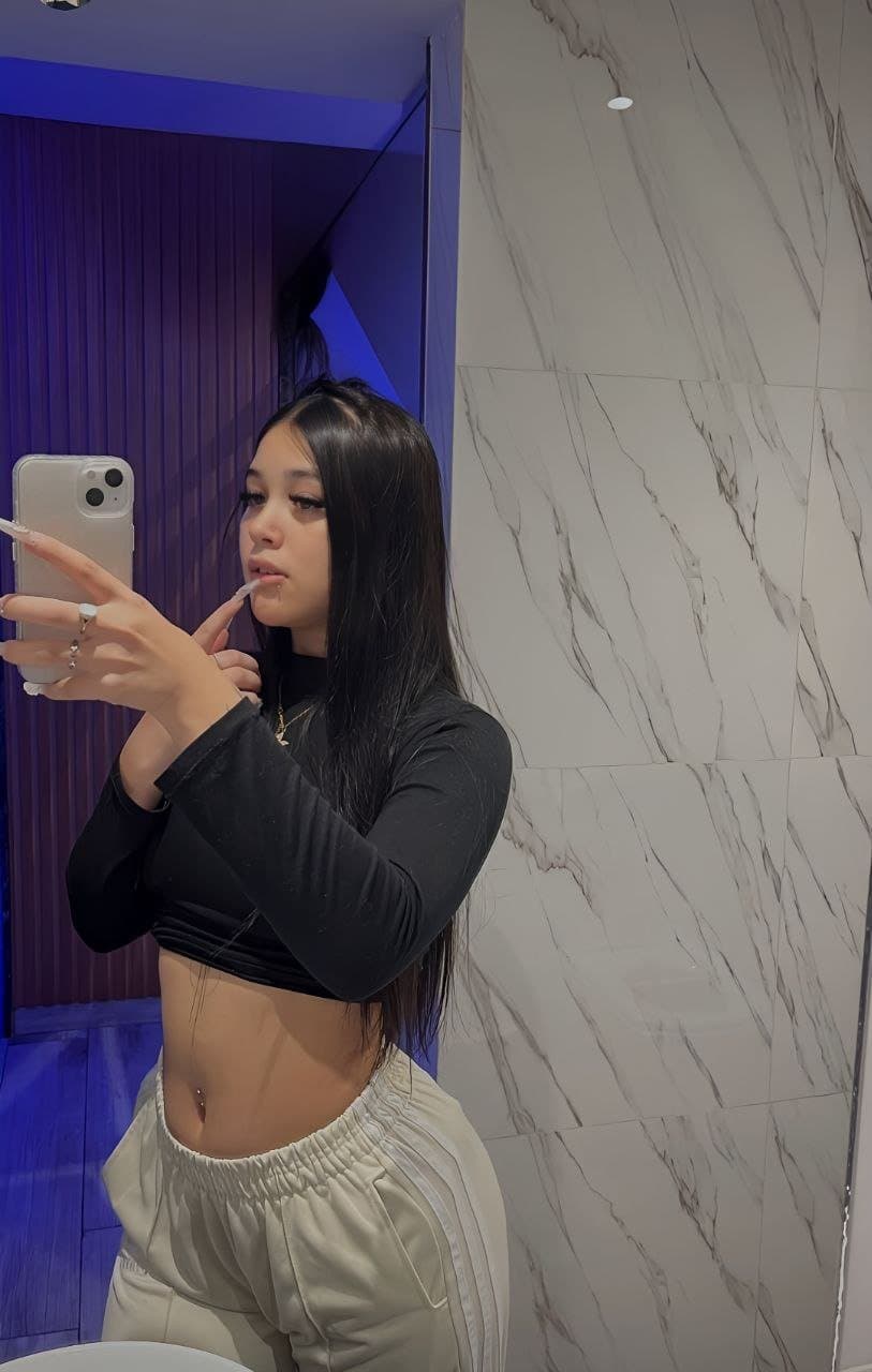 Petite latina from argentina shaking bubble butt ass in restroom