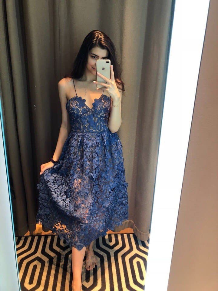 Click to view full size Gorgeous European Teasing Slut ?