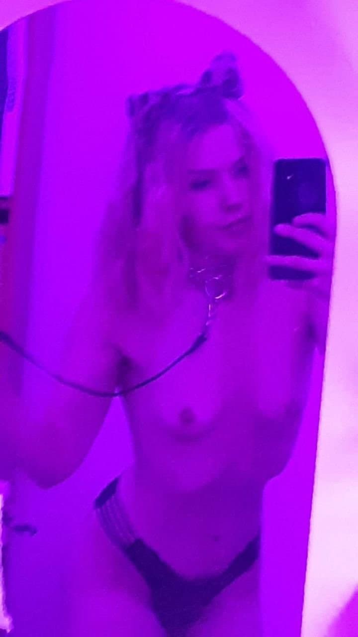 Kylie Pickett 20 snap is kylie.willow she wants all your attention~