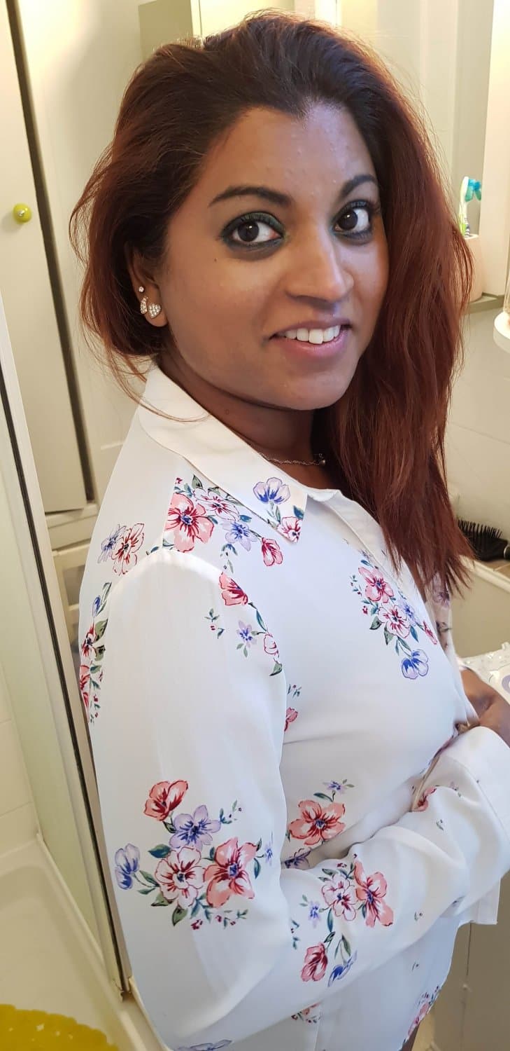 Click to view full size My hotwife in thé bathroom