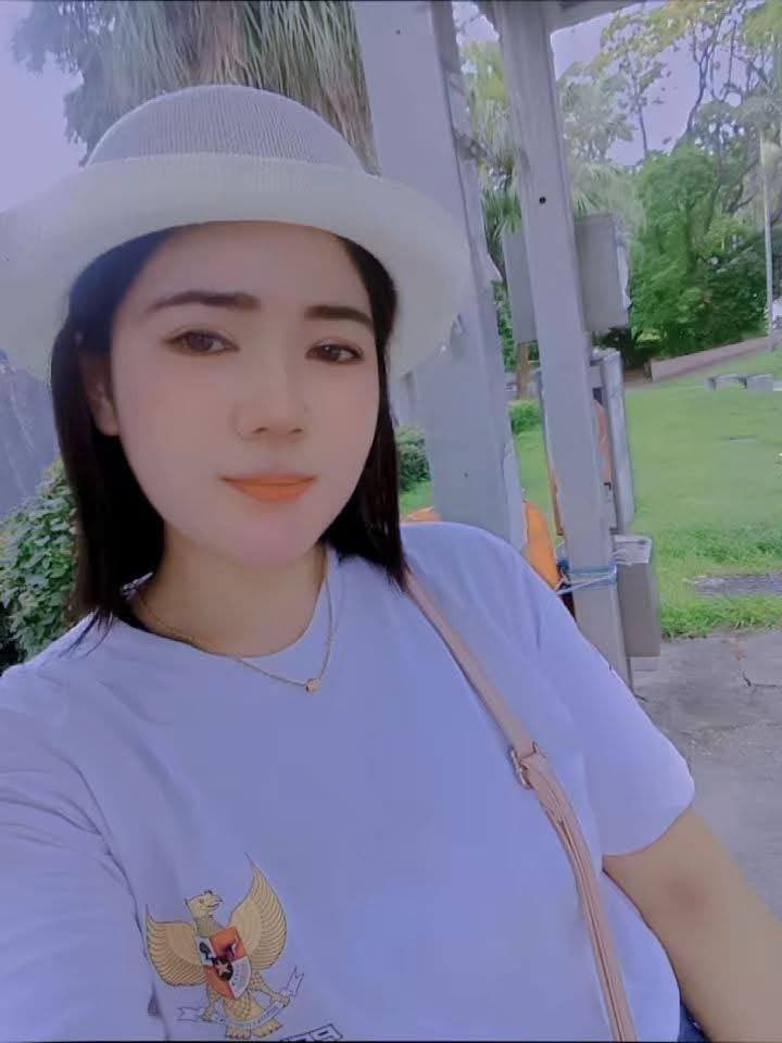 Horny indonesia milf FDW Lisnawati in Japan