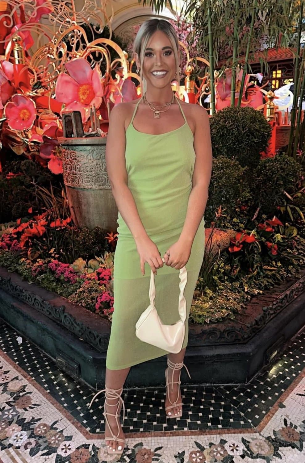 Big white girl built for strong gorilla thugs