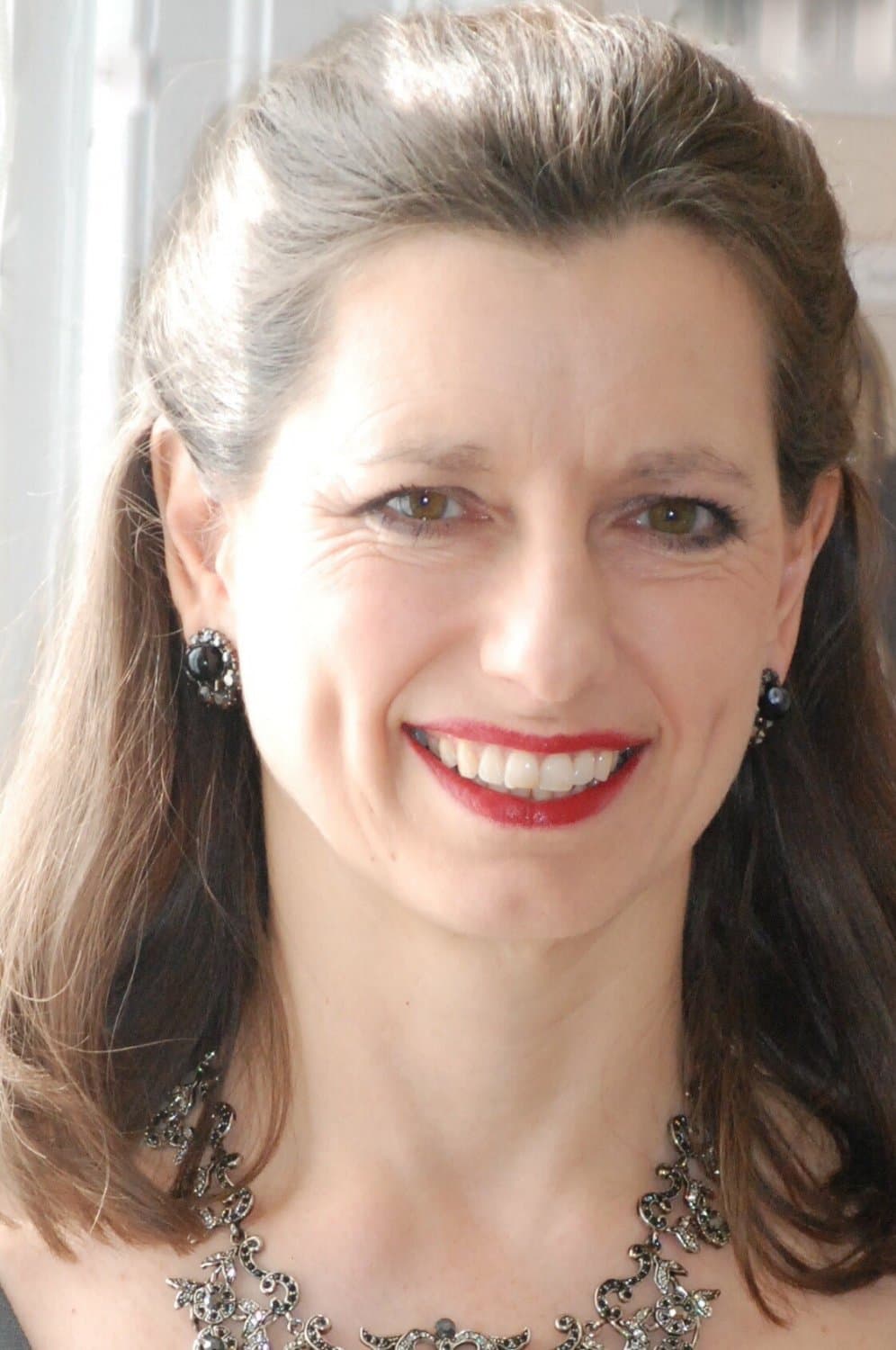 Perfect body GILF loves nude beaches