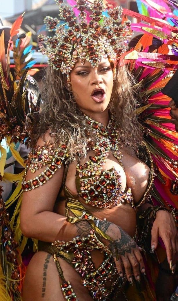 Rihanna Is Such A Beautiful Goddess Slut How Could You Not Resist A Edging Session ??