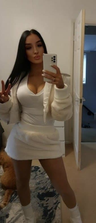 UK Chav Milf Goddess Gym Slut British Geordie PAWG Big Tits