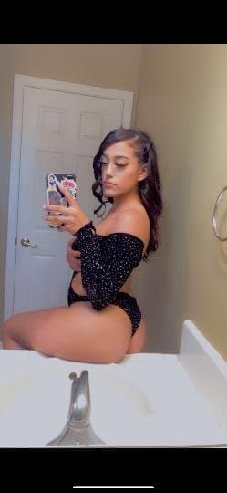 20 year old curvy Mexican escort that I f last week ❌NO GFE or BARE ❌