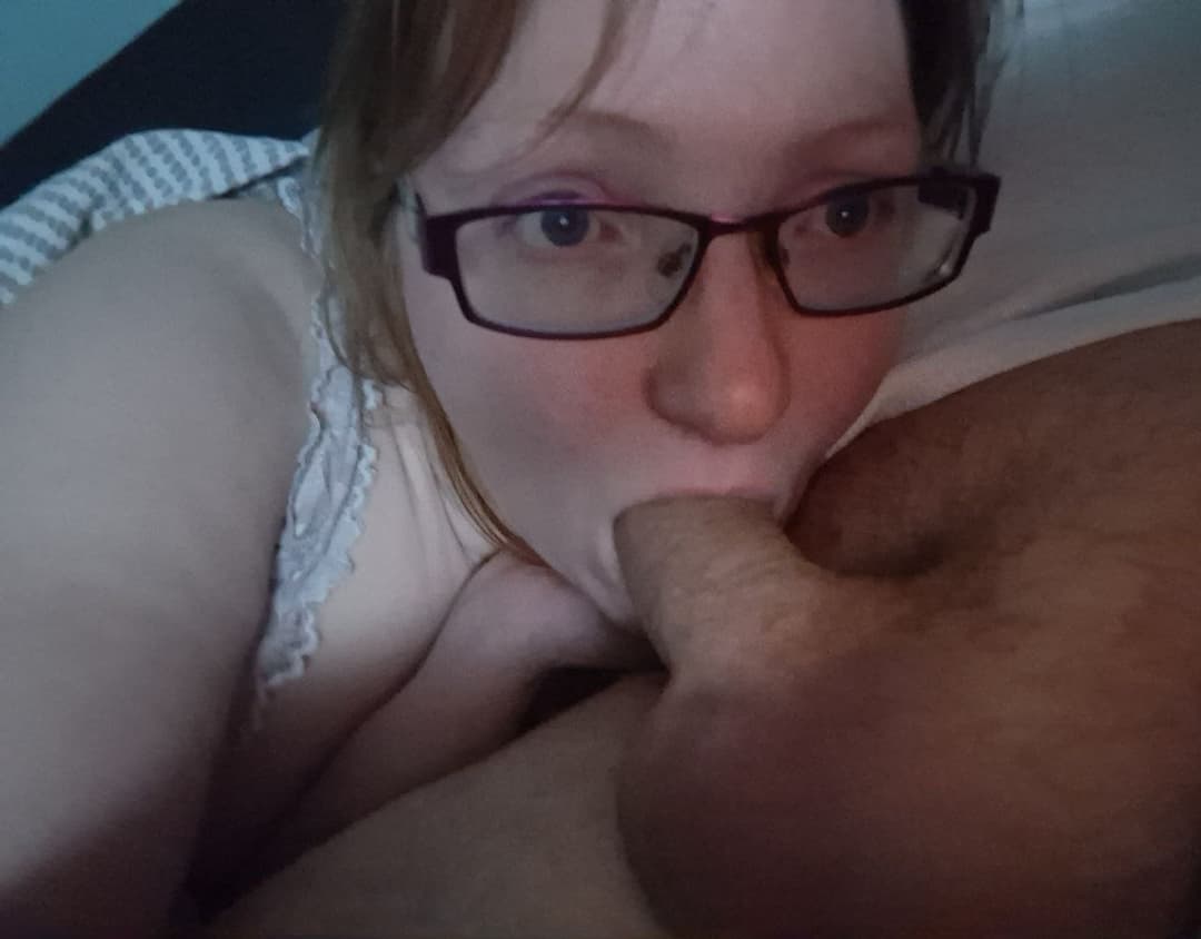 Webslut Lena wanted everyone to see just how much of a suckslut she can be.