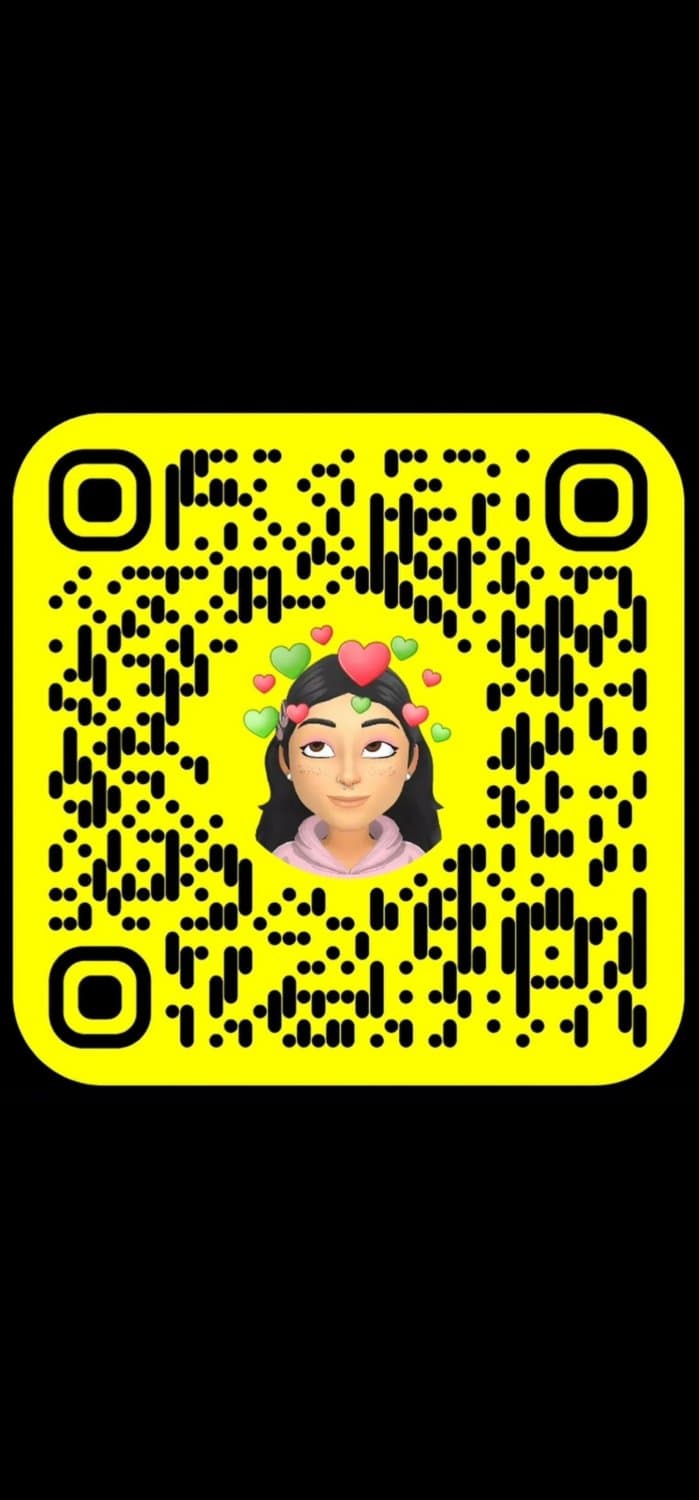 Fuck me in my Halloween custome. Teen shows her big tits on Halloween