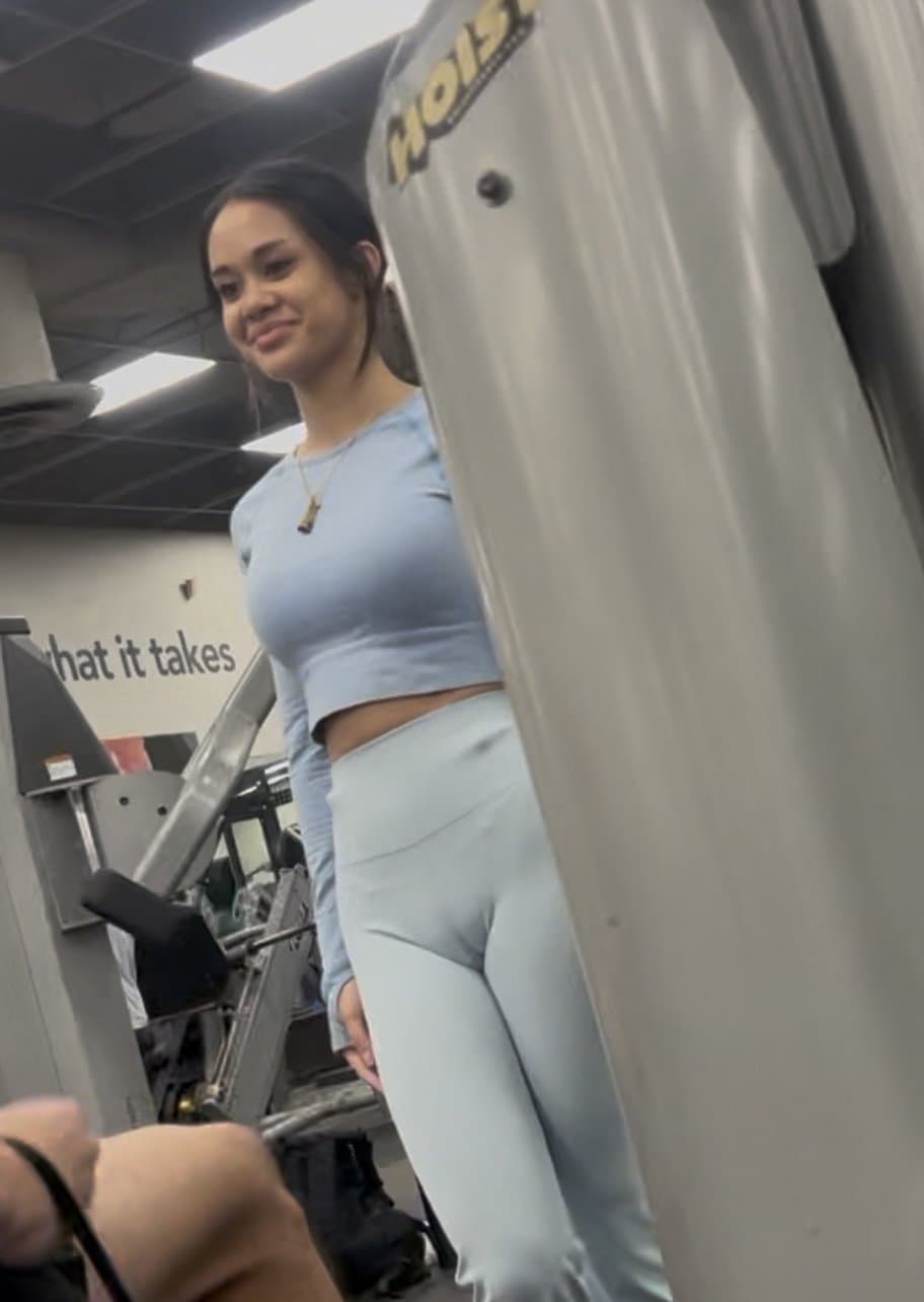 Asian babe showing off her body in the gym. Hot gstring print. Cameltoe ! Like & comment if u enjoy