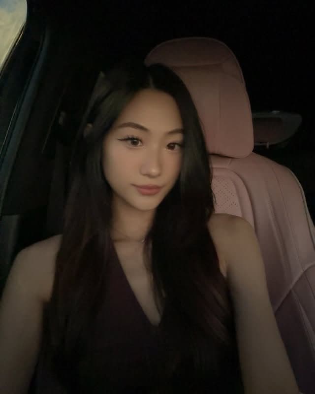 Sexy petite ABG teen Pauline