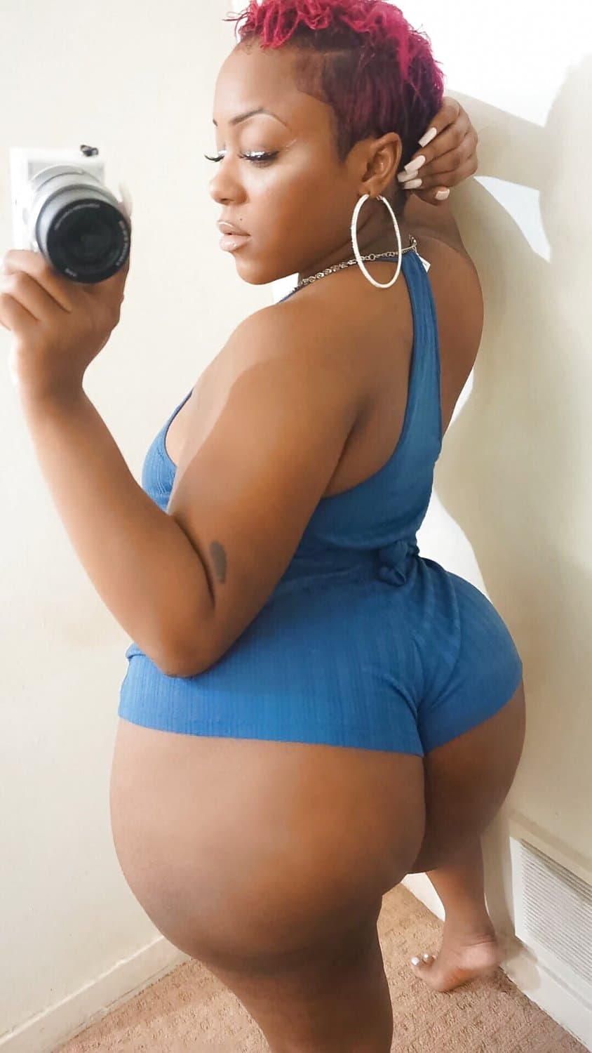 BriTt Got A FAT OL bo0tY !!!