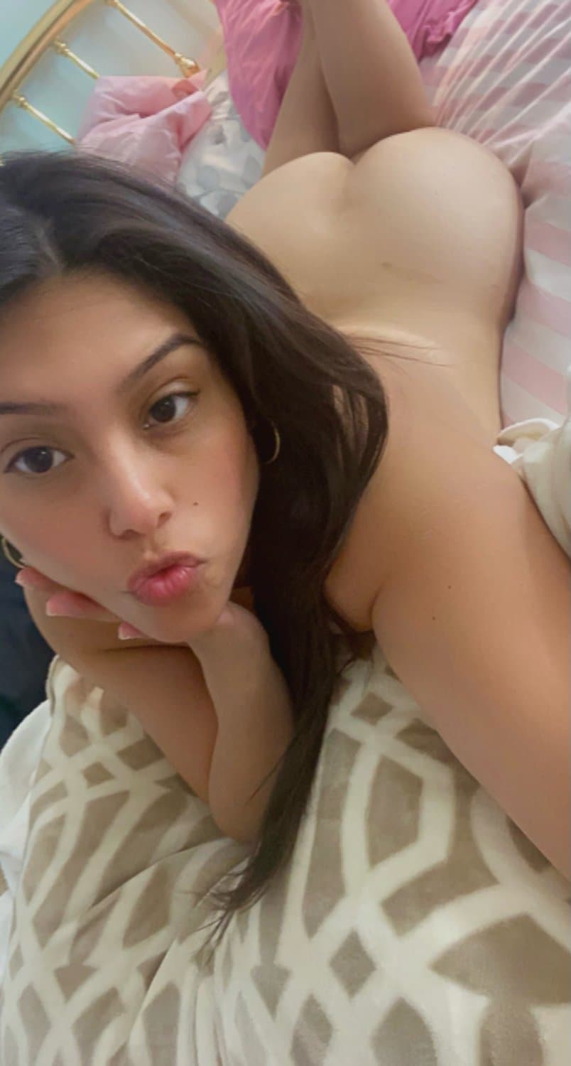 Latina webslut Heidi naked in public . Loves being caught. Kik cway5