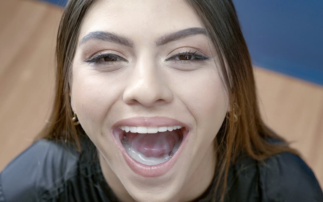 Supermodel goddess drinks sperm from 100 men