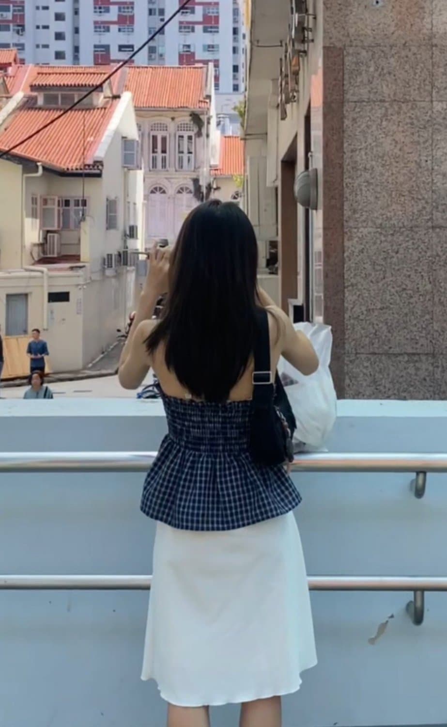 19yo, B cups, Petite, cambodian, slut getting fucked and wants to get fucked by 2x dildos in DP