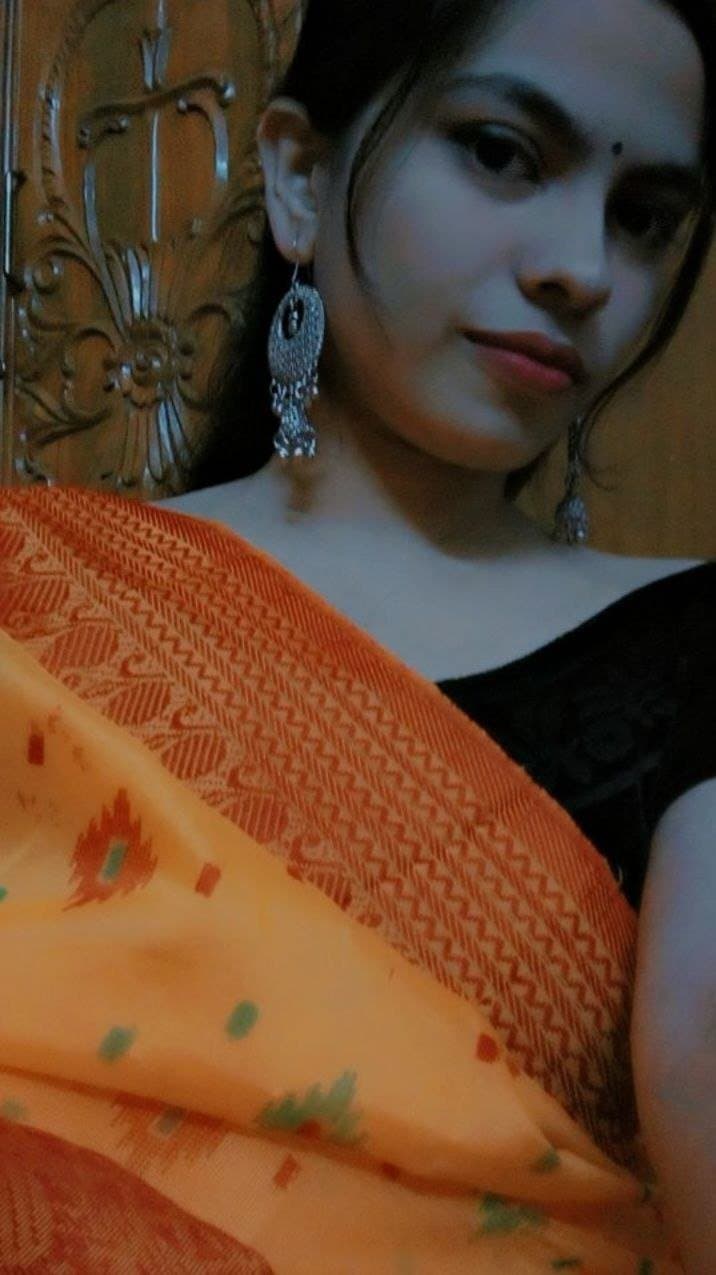 sexy Indian figure Hijab cute and sexy face giving blowjob and getting fucked leaked pics