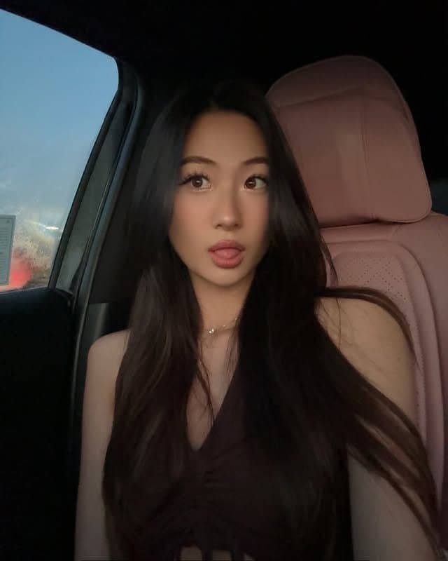 Sexy petite ABG teen Pauline