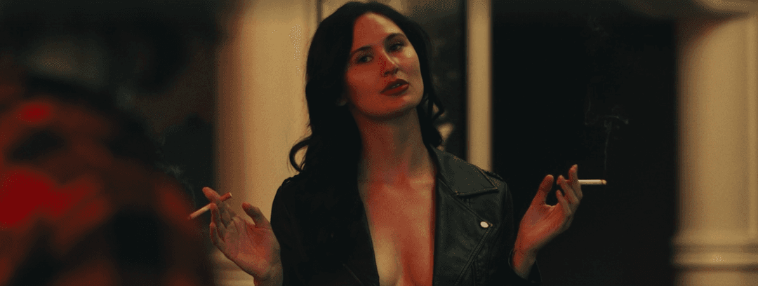 Click to view full size smoking horror hottie from horror movie A