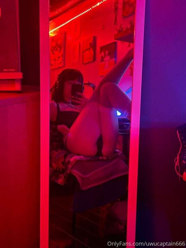 Uwucaptain666 pics that make ur dong explode (4)