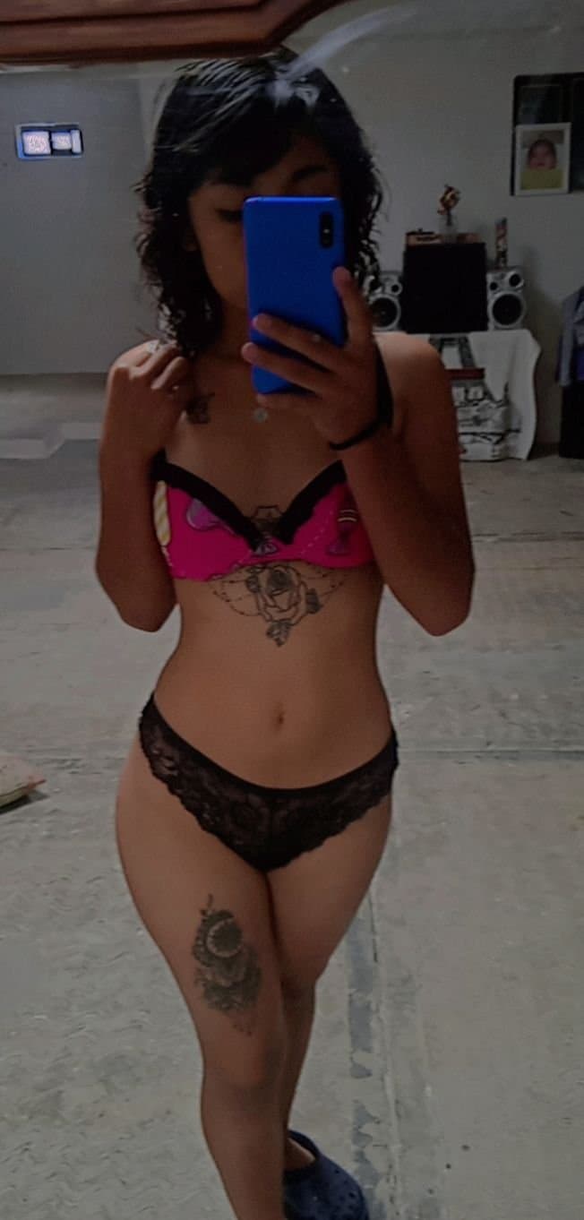 La Putita infiel de Acayuca, se deja coger por viejos por dinero para su bendición