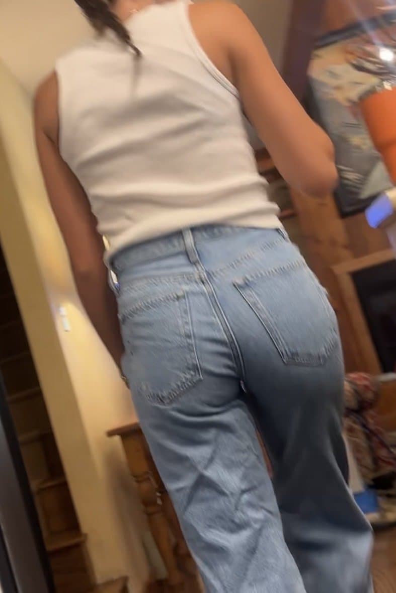 Amatuer Creepshots of my friends sister.