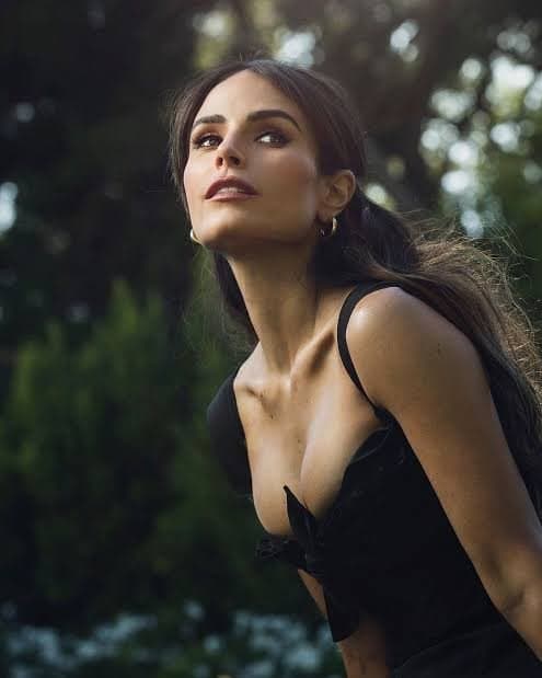 Jordana brewster-amazing boobs #2 Queen of side boobs