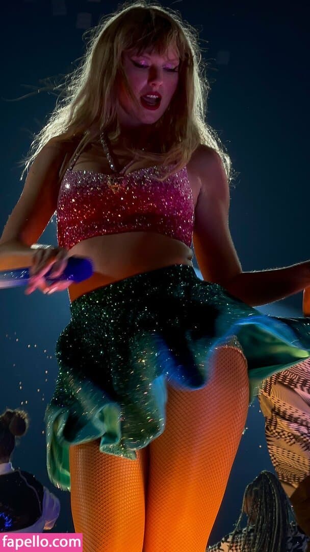 Goddess Taylor Swift want us to worship her with a edging session! Do you accept it? Or Deny Goddess