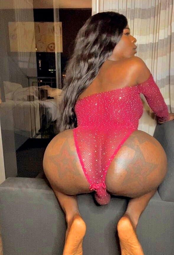 Bubble Butt Cumdump Black Tranny TR$|-| - She UGLY But That Ass Tho